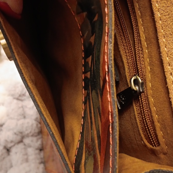 Patricia Nash leather crossbody - Picture 3 of 5